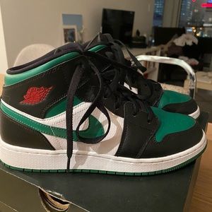 Jordan 1 Mid Green Toe